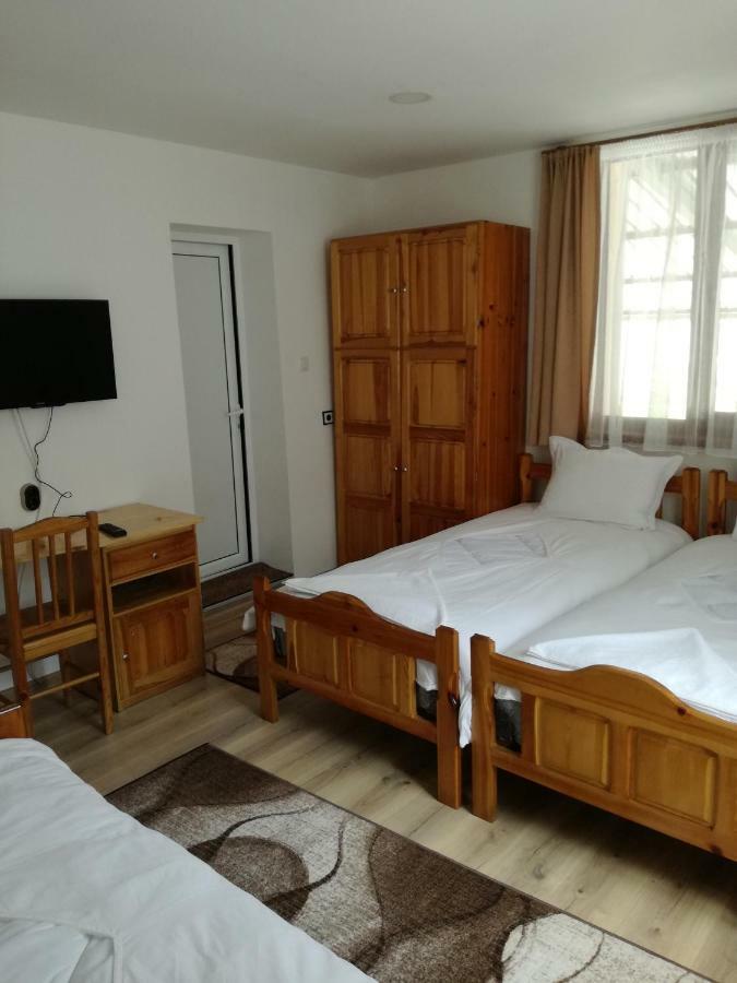 Къща Генчеви Hotel Sarnitsa Exterior photo